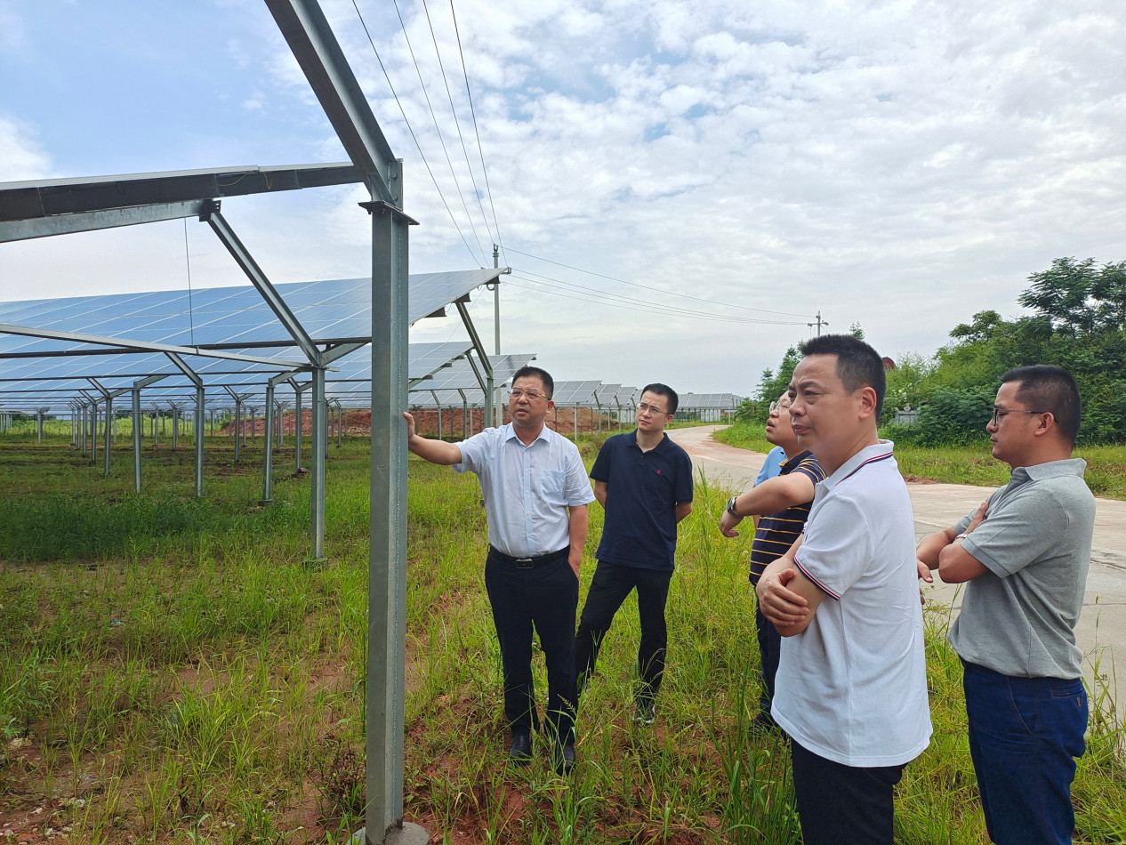 劉志剛帶隊考察華能湖南岳陽、兆邦陶瓷光伏項目